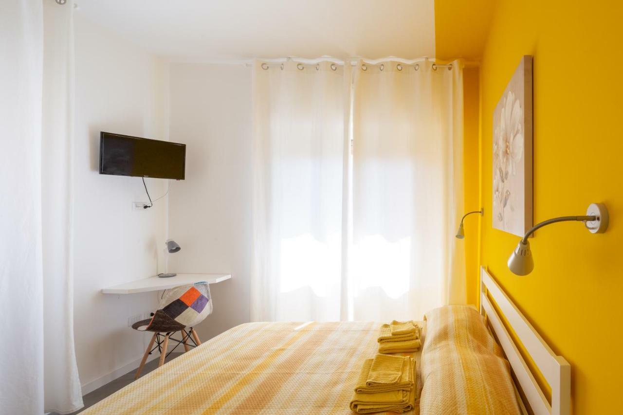 Castelvi Rooms カリアリ エクステリア 写真